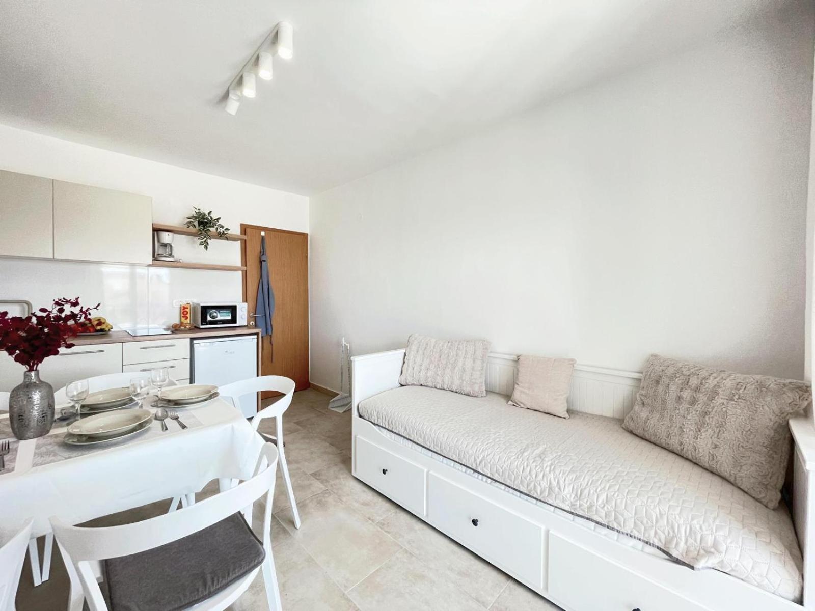 Caramel Comforts With Sea View In Stinjan Only 300 Meters From The Beach Пула Екстер'єр фото